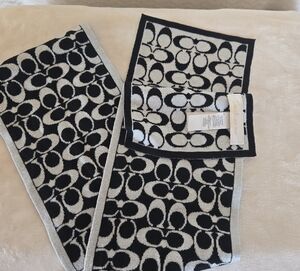 Coach Elegant Black and Gray Signature Patterned Muffler/Scarf